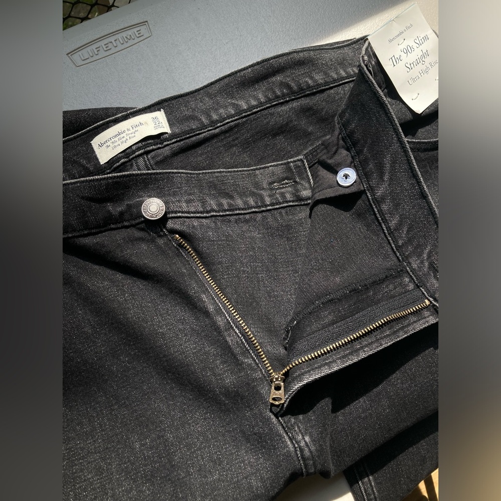 Abercrombie & Fitch The 90s Slim Straight Ultra High Rise Black Jeans - Picture 12 of 16